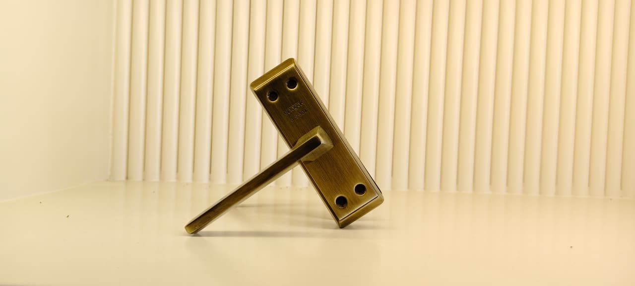 Vinayak FLIP B/Latch 5'' VS 315